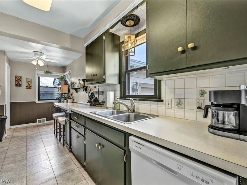 11908 Glamer Avenue, Parma, OH 44130 Photo 14