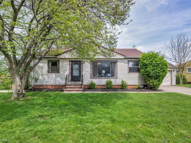 11908 Glamer Avenue, Parma, OH 44130 Photo 2