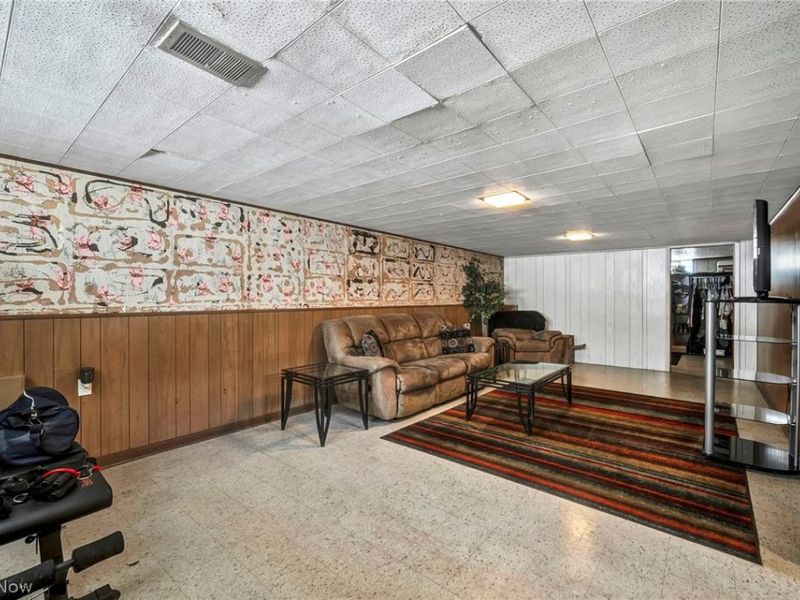 11908 Glamer Avenue, Parma, OH 44130 Photo 33