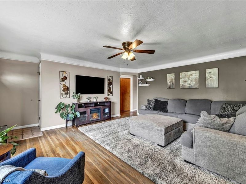 11908 Glamer Avenue, Parma, OH 44130 Photo 8