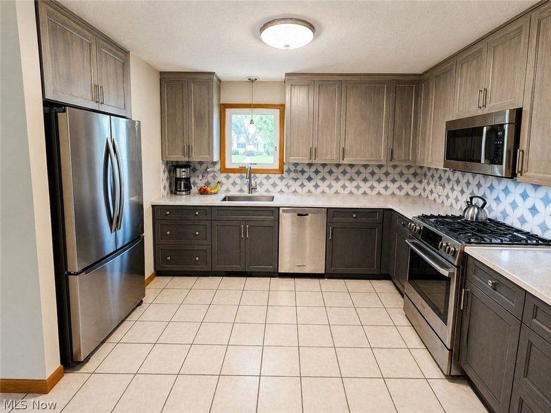 198 Lear Road, Avon Lake, OH 44012 Photo 2