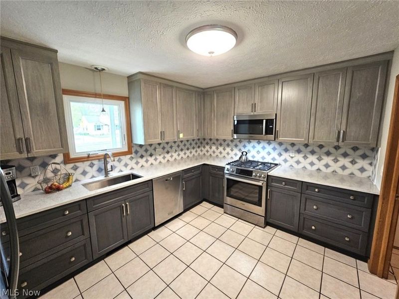 198 Lear Road, Avon Lake, OH 44012 Photo 3