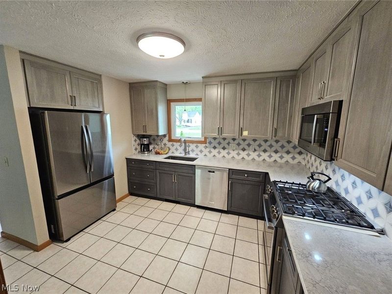 198 Lear Road, Avon Lake, OH 44012 Photo 4
