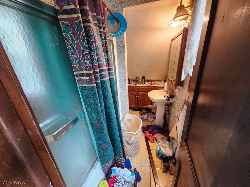 3787 E 50th Street E, Cleveland, OH 44105 Photo 8