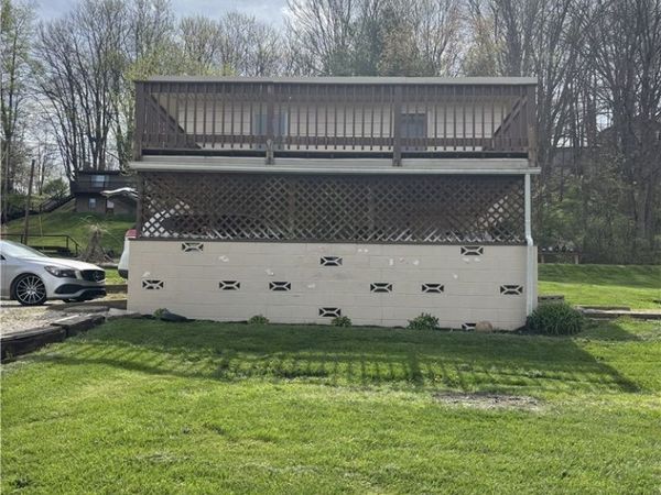 8129 Walnut SW , Sherrodsville, OH 44675