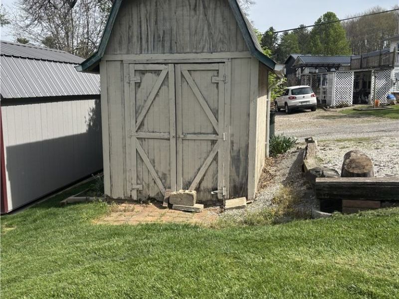 8129 Walnut SW , Sherrodsville, OH 44675 Photo 21