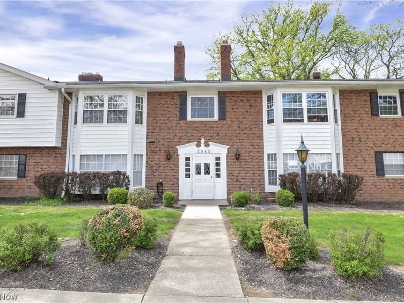 2940 Pease Drive, Unit 206, Rocky River, OH 44116 Photo 1