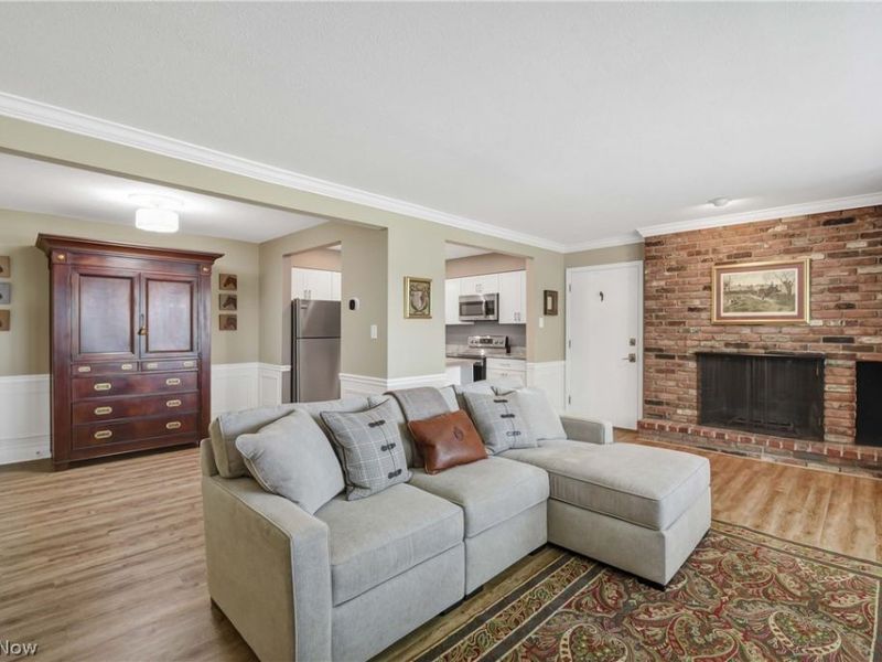 2940 Pease Drive, Unit 206, Rocky River, OH 44116 Photo 2