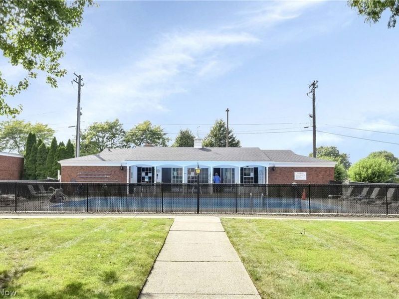 2940 Pease Drive, Unit 206, Rocky River, OH 44116 Photo 34