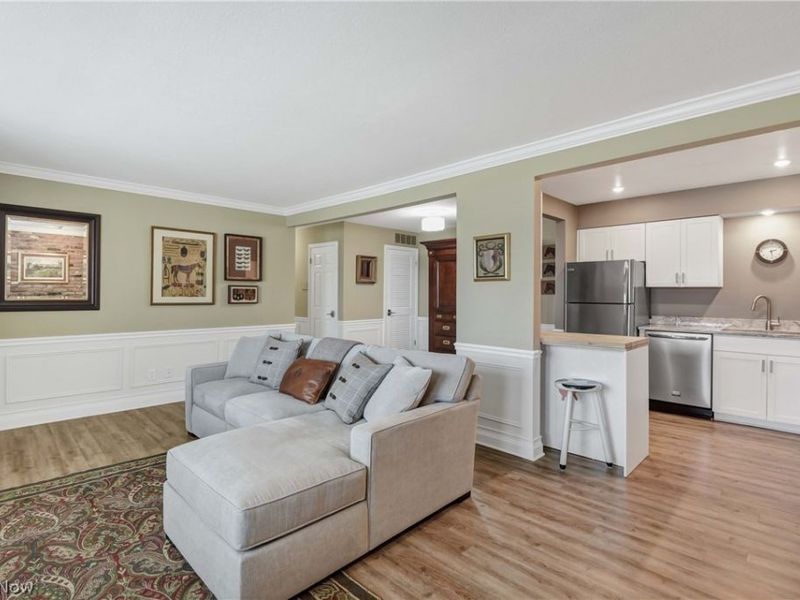 2940 Pease Drive, Unit 206, Rocky River, OH 44116 Photo 6