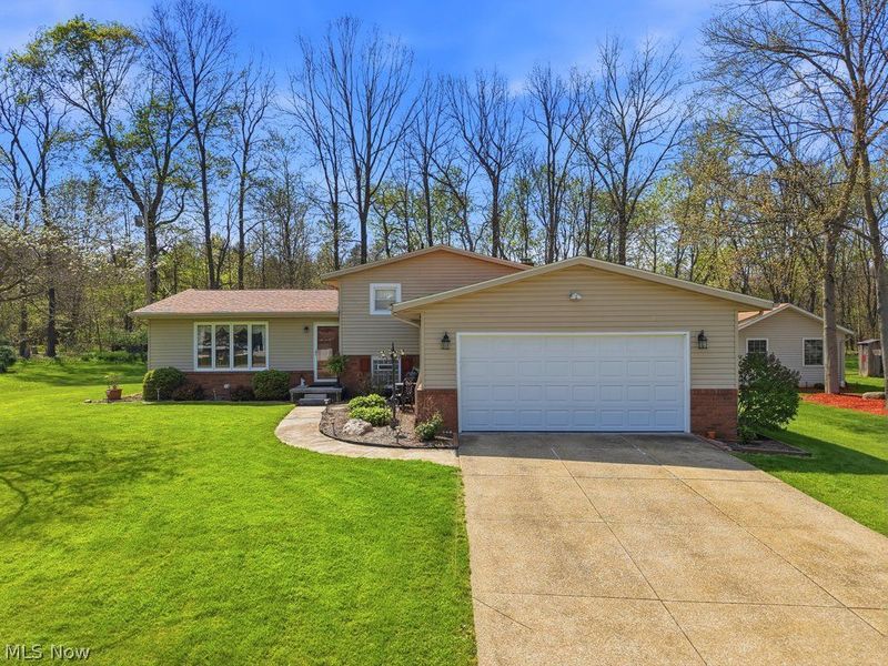 2030 Zircon Street NE, Canton, OH 44721 Photo 2