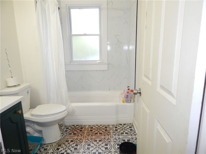 1095 E 113th Street, Cleveland, OH 44108 Photo 14
