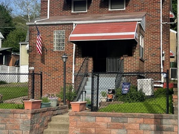 956 Beaver Rd, Ambridge, PA 15003