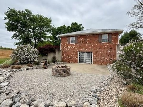 3385 Van Fossen, Jackson, OH 45640