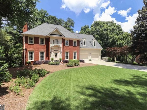 130 Winterthur Court, Fayetteville, GA 30214