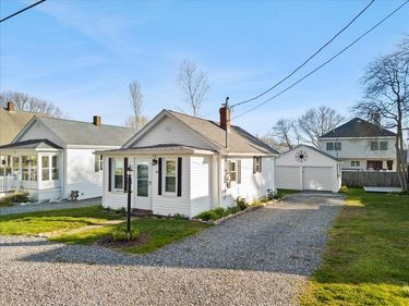 24 Harvard St, Fairhaven, MA 02719