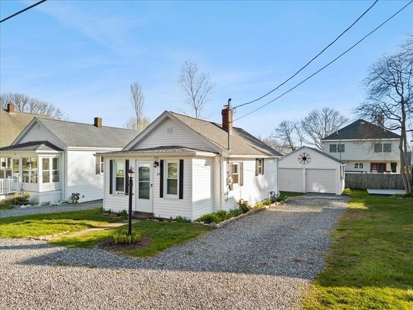 24 Harvard St, Fairhaven, MA 02719