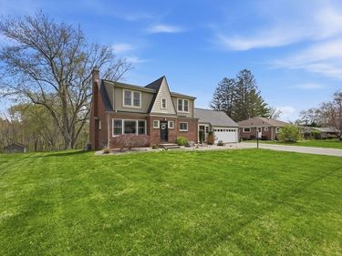 63 Mountain View St, South Hadley, MA 01075