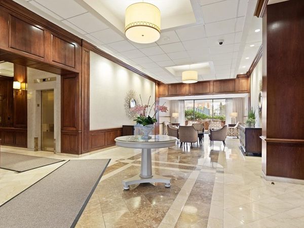 9 Hawthorne Place, Unit 2J, Boston, MA 02114