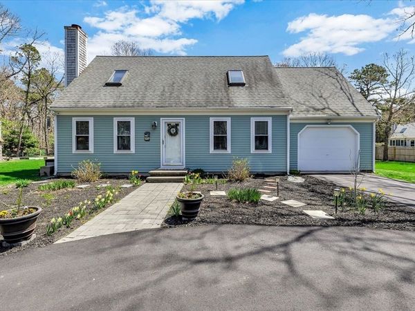 12 Drew Ln, Mashpee, MA 02649