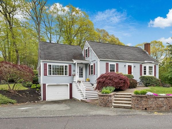 13 Meadowview Road, Foxboro, MA 02035