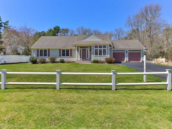 14 Sheffield Pl, Mashpee, MA 02649