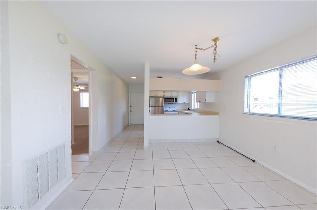 8101 Country Rd, Unit 203, Fort Myers, FL 33919 Photo