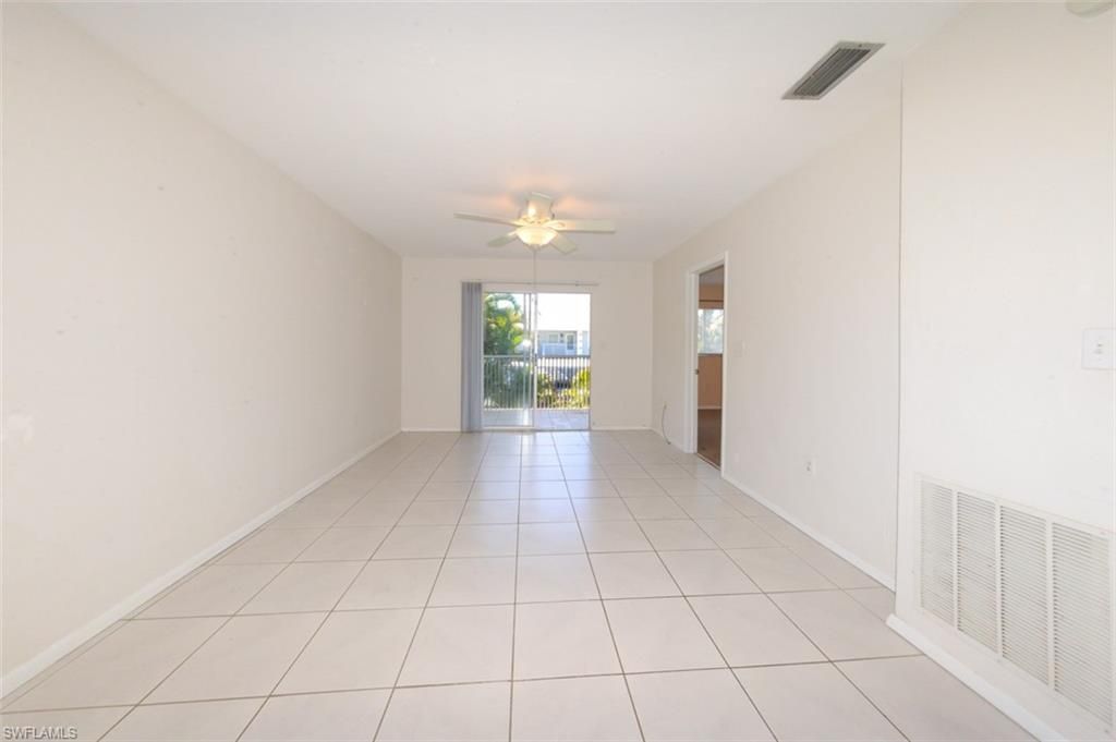 8101 Country Rd, Unit 203, Fort Myers, FL 33919 Photo
