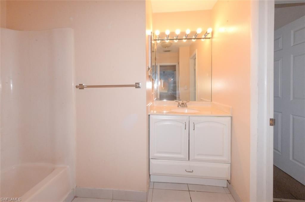 8101 Country Rd, Unit 203, Fort Myers, FL 33919 Photo
