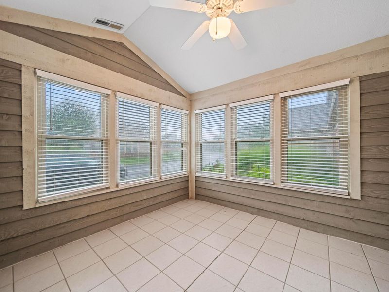 394 Charlescarn Drive, Powell, OH 43065 Photo 4