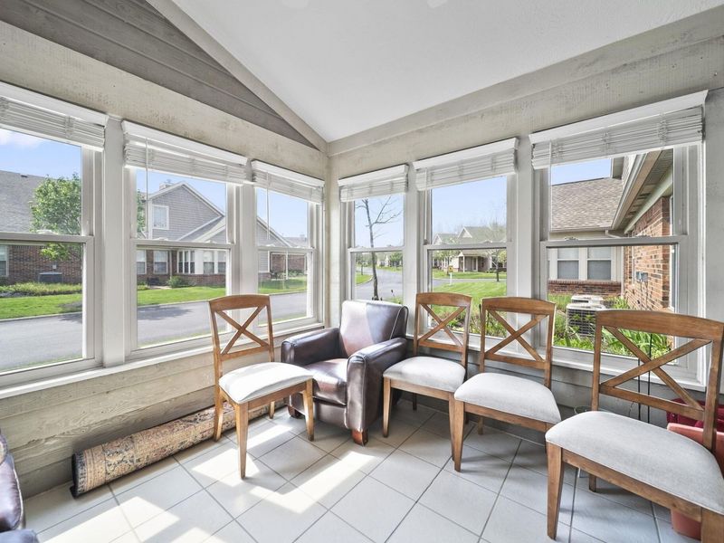 394 Charlescarn Drive, Powell, OH 43065 Photo 4
