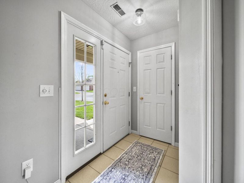 394 Charlescarn Drive, Powell, OH 43065 Photo 6