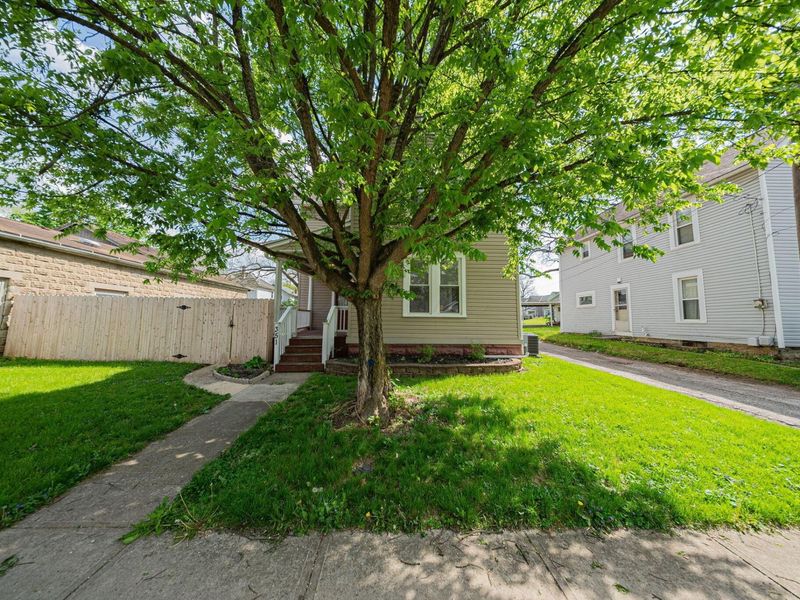351 W William Street, Delaware, OH 43015 Photo 2