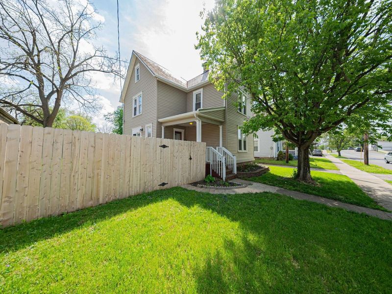 351 W William Street, Delaware, OH 43015 Photo 3