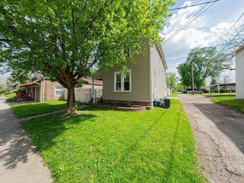 351 W William Street, Delaware, OH 43015 Photo 4
