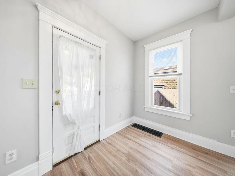 351 W William Street, Delaware, OH 43015 Photo 7