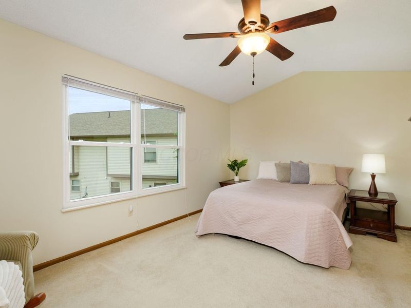 8041 Lakeloop Drive, Westerville, OH 43081 Photo 12