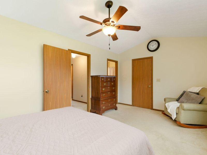 8041 Lakeloop Drive, Westerville, OH 43081 Photo 13