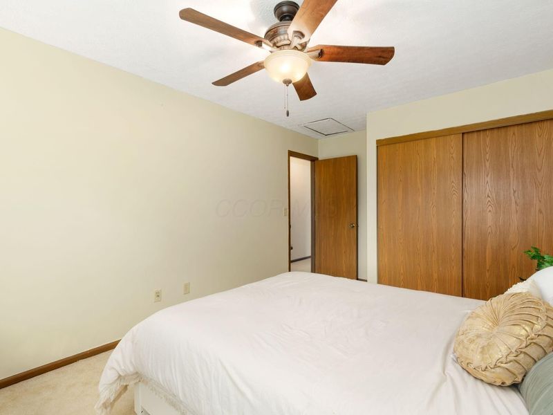 8041 Lakeloop Drive, Westerville, OH 43081 Photo 16