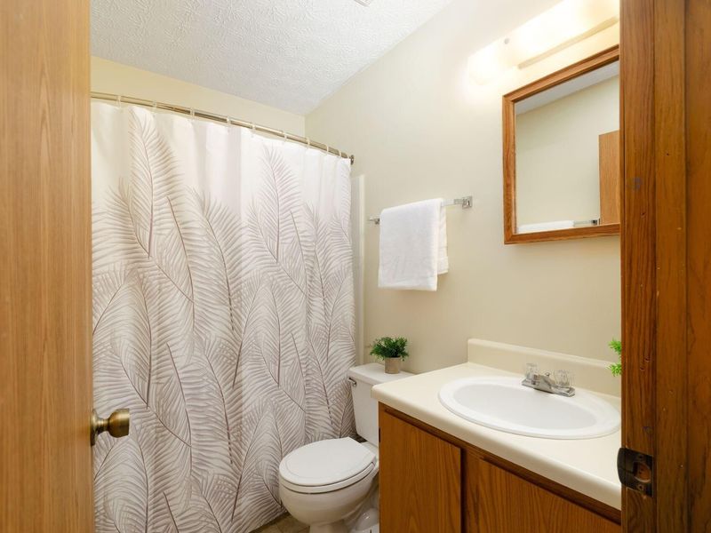 8041 Lakeloop Drive, Westerville, OH 43081 Photo 17
