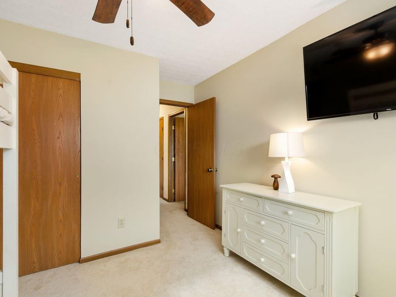 8041 Lakeloop Drive, Westerville, OH 43081 Photo 19
