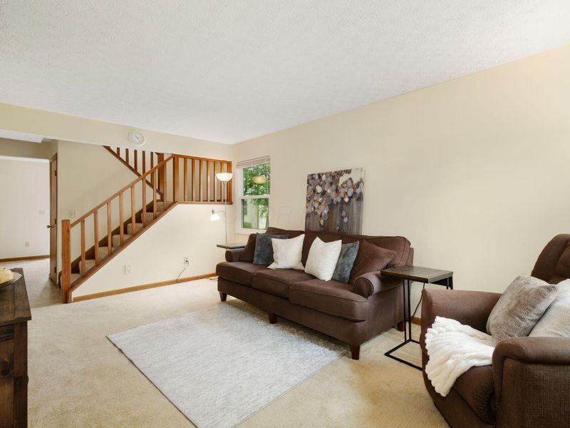 8041 Lakeloop Drive, Westerville, OH 43081 Photo 3
