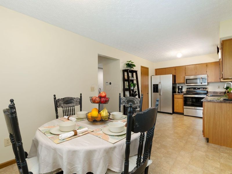 8041 Lakeloop Drive, Westerville, OH 43081 Photo 7