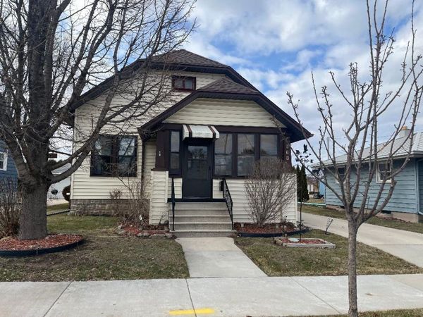 572 S MILITARY ROAD, Fond Du Lac, WI 54935