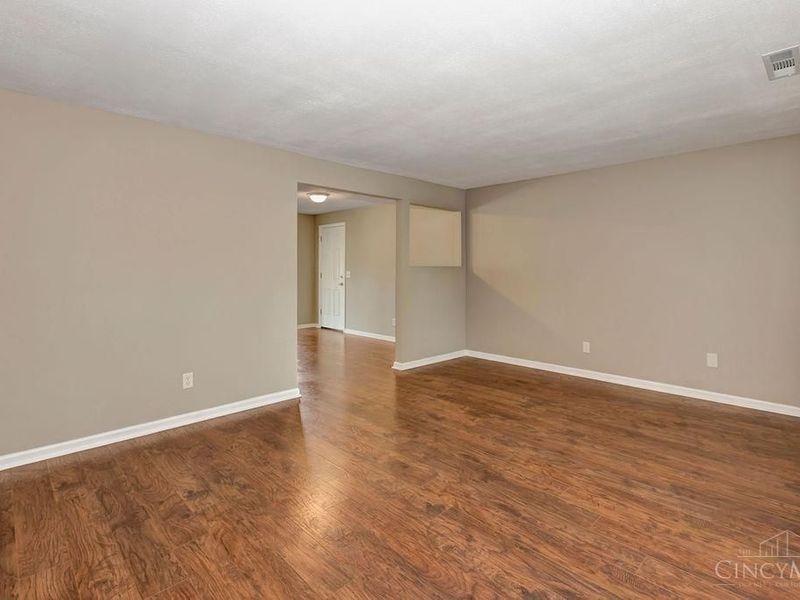 5469 Cleander Drive, Delhi Twp, OH 45238 Photo 10