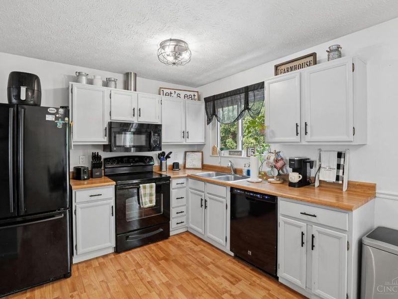 1270 Deblin Drive, Miami Twp, OH 45150 Photo 7