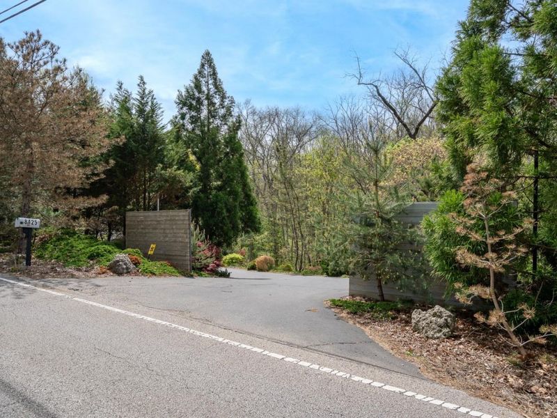 8425 Kugler Mill Road, Indian Hill, OH 45243 Photo 2