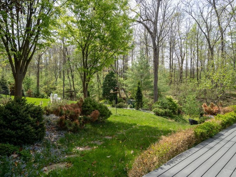 8425 Kugler Mill Road, Indian Hill, OH 45243 Photo 32