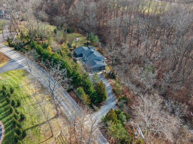 8425 Kugler Mill Road, Indian Hill, OH 45243 Photo 38