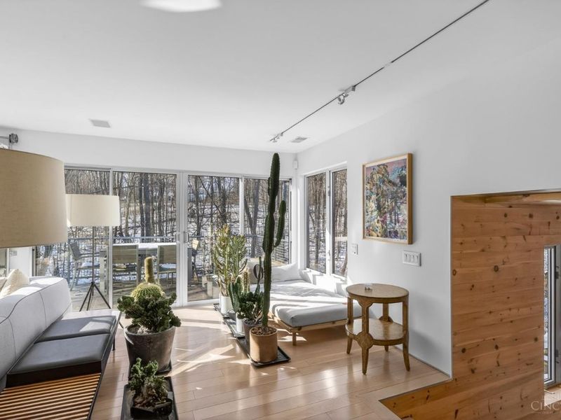 8425 Kugler Mill Road, Indian Hill, OH 45243 Photo 4